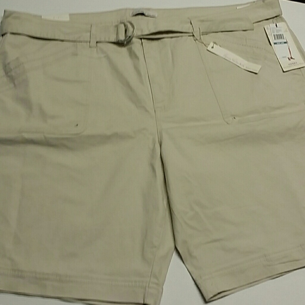 Gloria Vanderbilt Sierra Khaki Shorts Sz 24W -NEW